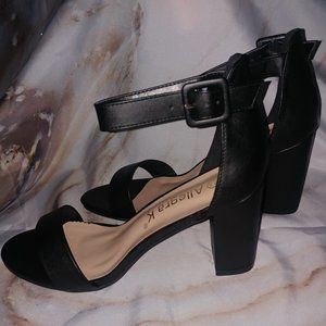 Allegra K Black Chunky Heels. Size 7.5